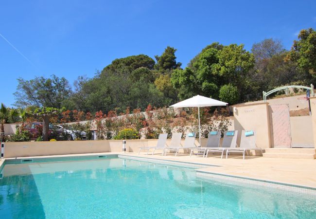 Villa in Sainte-Maxime - With this panoramic sea view, what happiness for your holidays! Villa in Sainte-Maxime - With this panoramic sea view, what happiness for your holidays!
