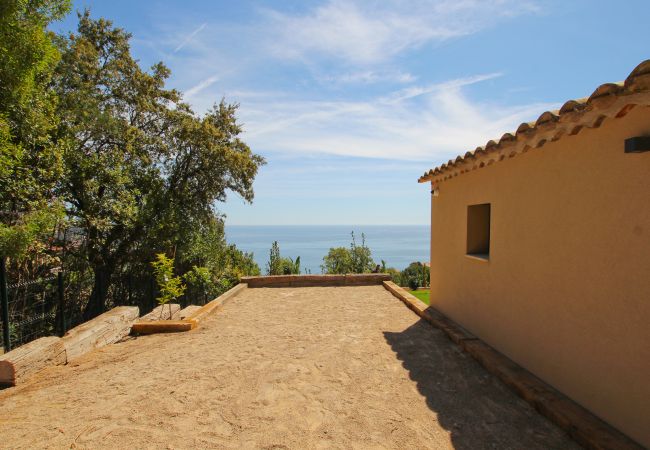 Villa in Sainte-Maxime - With this panoramic sea view, what happiness for your holidays! Villa in Sainte-Maxime - With this panoramic sea view, what happiness for your holidays!