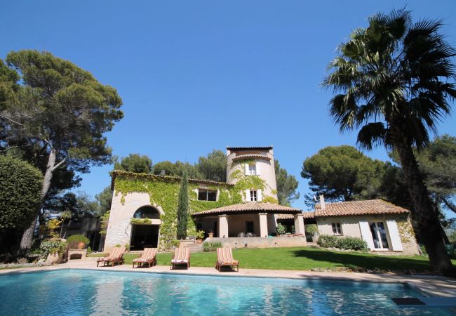 Villa in Mougins - Beautiful Villa in the heights of Cannes Villa in Mougins - Beautiful Villa in the heights of Cannes