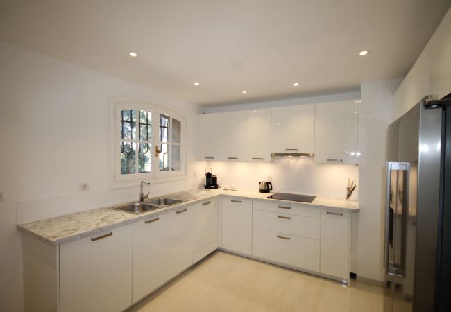 Villa in Mougins - Beautiful Villa in the heights of Cannes Villa in Mougins - Beautiful Villa in the heights of Cannes