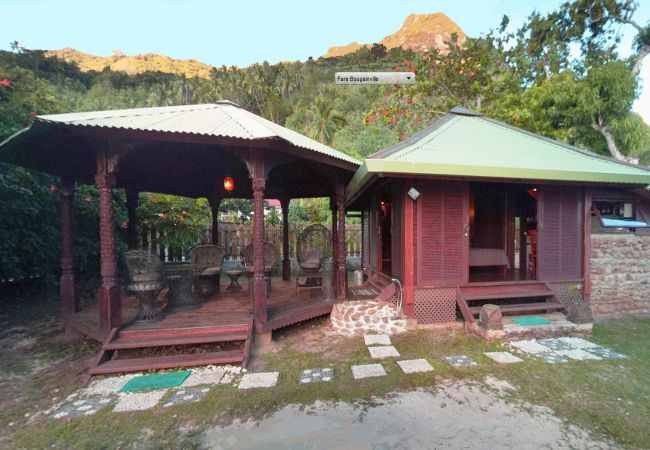 Bungalow in Papetoai - Lagoon Bougainvilla - Robinson's Cove Bungalow in Papetoai - Lagoon Bougainvilla - Robinson's Cove