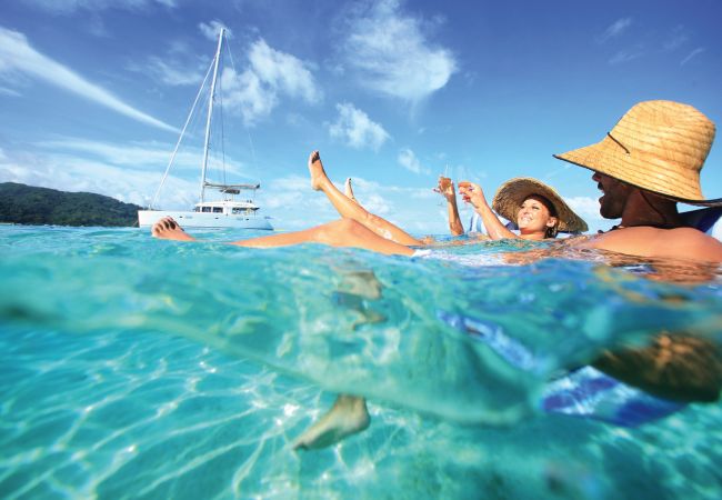 Boat in Vaitape - Catamaran 3-night Cruise in BORA BORA Boat in Vaitape - Catamaran 3-night Cruise in BORA BORA