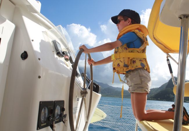 Boat in Vaitape - Catamaran 3-night Cruise in BORA BORA Boat in Vaitape - Catamaran 3-night Cruise in BORA BORA