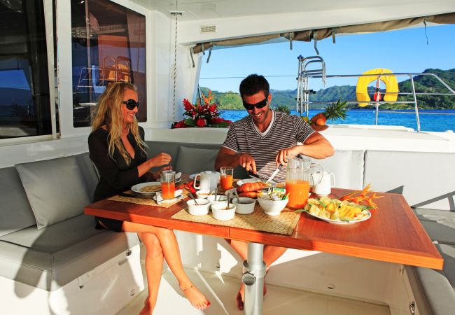 Boat in Vaitape - Catamaran 3-night Cruise in BORA BORA Boat in Vaitape - Catamaran 3-night Cruise in BORA BORA