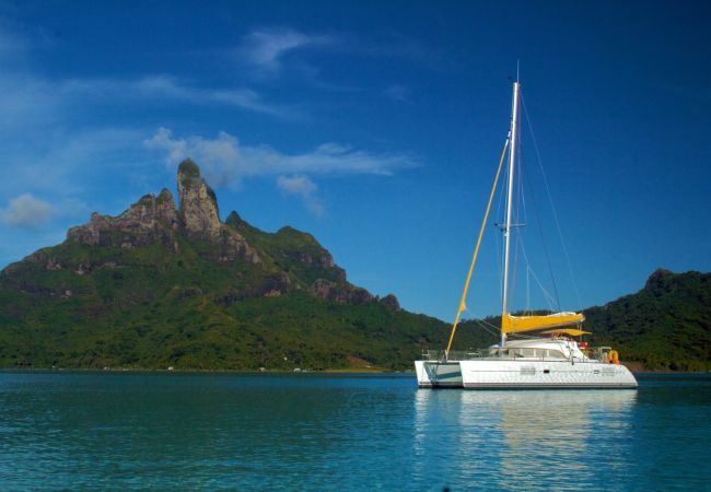 Boat in Vaitape - Catamaran 3-night Cruise in BORA BORA Boat in Vaitape - Catamaran 3-night Cruise in BORA BORA