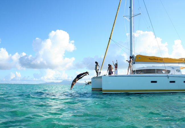 Boat in Vaitape - Catamaran 3-night Cruise in BORA BORA Boat in Vaitape - Catamaran 3-night Cruise in BORA BORA