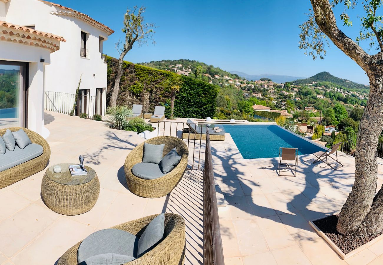 Villa in Les Adrets-de-l´Estérel - Villa design belle vue mer.