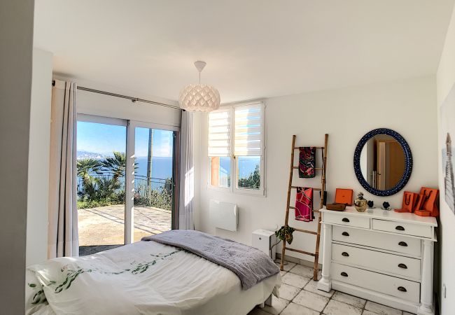 Villa in Théoule-sur-Mer - Pleasant villa with panoramic sea view. Villa in Théoule-sur-Mer - Pleasant villa with panoramic sea view.