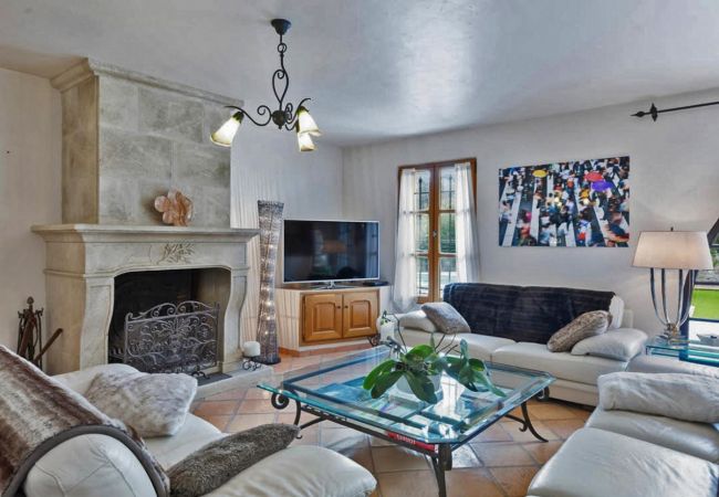 Villa in La Colle-sur-Loup - La Dolce Villa near St Paul de Vence Villa in La Colle-sur-Loup - La Dolce Villa near St Paul de Vence