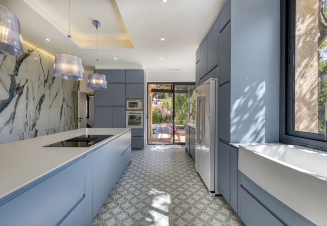 Villa in Cannes - Luxurious 7-room Villa with sauna / swimming pool - Cannes Villa in Cannes - Luxurious 7-room Villa with sauna / swimming pool - Cannes