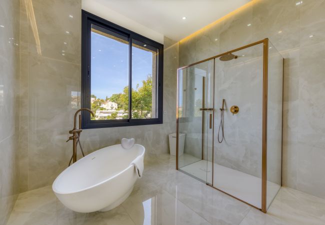 Villa in Cannes - Luxurious 7-room Villa with sauna / swimming pool - Cannes Villa in Cannes - Luxurious 7-room Villa with sauna / swimming pool - Cannes