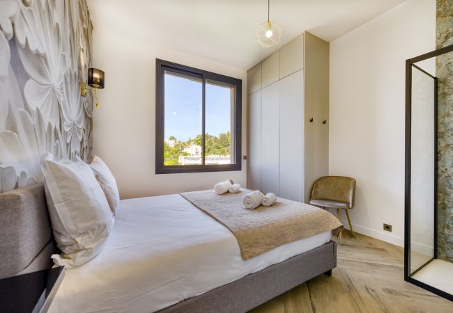 Villa in Cannes - Luxurious 7-room Villa with sauna / swimming pool - Cannes Villa in Cannes - Luxurious 7-room Villa with sauna / swimming pool - Cannes