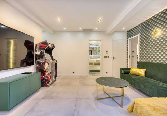 Villa in Cannes - Luxurious 7-room Villa with sauna / swimming pool - Cannes Villa in Cannes - Luxurious 7-room Villa with sauna / swimming pool - Cannes