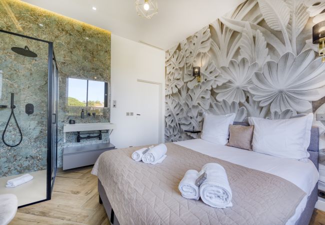 Villa in Cannes - Luxurious 7-room Villa with sauna / swimming pool - Cannes Villa in Cannes - Luxurious 7-room Villa with sauna / swimming pool - Cannes