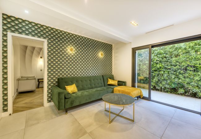 Villa in Cannes - Luxurious 7-room Villa with sauna / swimming pool - Cannes Villa in Cannes - Luxurious 7-room Villa with sauna / swimming pool - Cannes