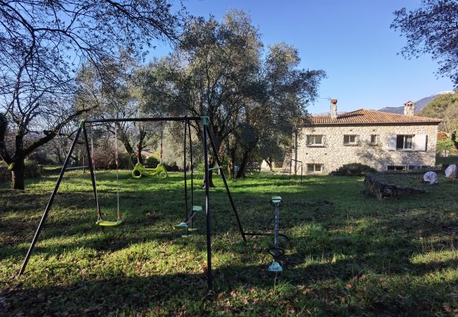 Villa in Roquefort-les-Pins - Magnificent villa bathed in sun and surrounded by pine trees and olive trees Villa in Roquefort-les-Pins - Magnificent villa bathed in sun and surrounded by pine trees and olive trees