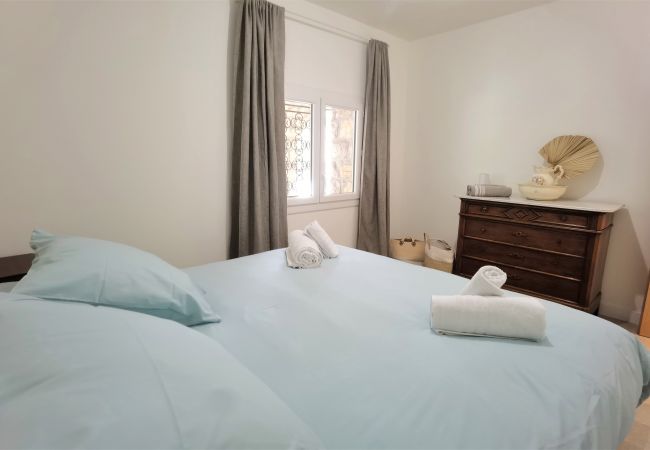 Villa in Roquefort-les-Pins - Magnificent villa bathed in sun and surrounded by pine trees and olive trees Villa in Roquefort-les-Pins - Magnificent villa bathed in sun and surrounded by pine trees and olive trees