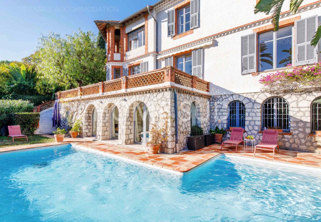 Villa in Cannes - Vast Provençal Bastide in Cannes