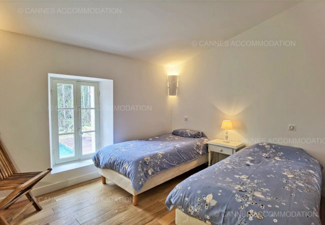 Villa in Cabris - Your splendid stone farmhouse in the countryside, completely renovated Villa in Cabris - Your splendid stone farmhouse in the countryside, completely renovated