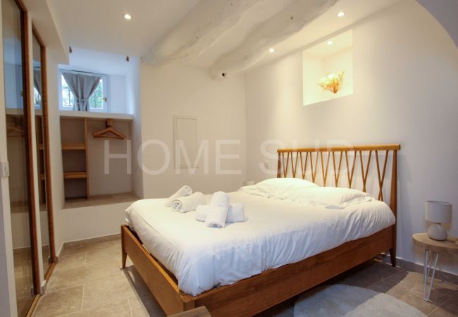 Villa in Cabris - Your splendid stone farmhouse in the countryside, completely renovated Villa in Cabris - Your splendid stone farmhouse in the countryside, completely renovated