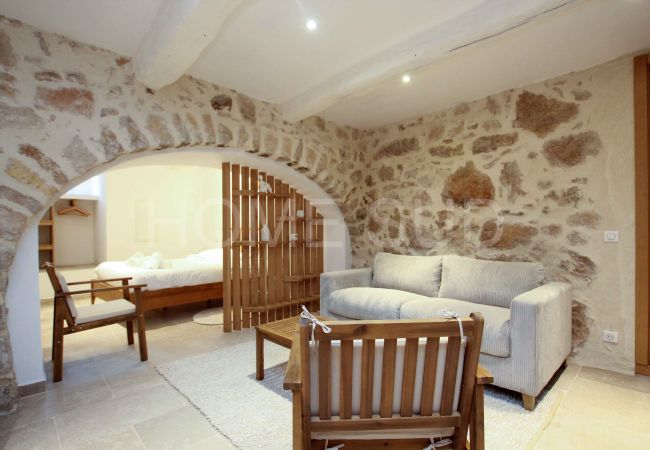 Villa in Cabris - Your splendid stone farmhouse in the countryside, completely renovated Villa in Cabris - Your splendid stone farmhouse in the countryside, completely renovated