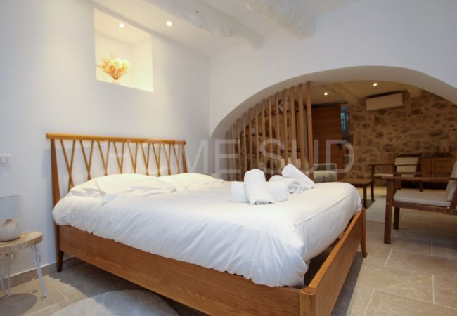 Villa in Cabris - Your splendid stone farmhouse in the countryside, completely renovated Villa in Cabris - Your splendid stone farmhouse in the countryside, completely renovated