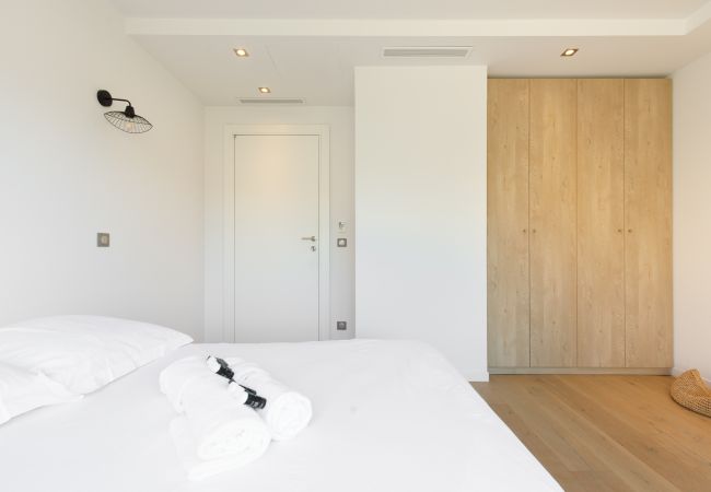 Villa in Mougins - Splendid contemporary villa for your dream holiday in Mougins Villa in Mougins - Splendid contemporary villa for your dream holiday in Mougins
