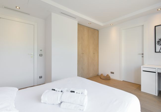 Villa in Mougins - Splendid contemporary villa for your dream holiday in Mougins Villa in Mougins - Splendid contemporary villa for your dream holiday in Mougins