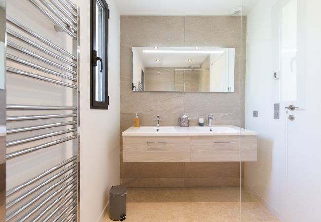 Villa in Mougins - Splendid contemporary villa for your dream holiday in Mougins Villa in Mougins - Splendid contemporary villa for your dream holiday in Mougins