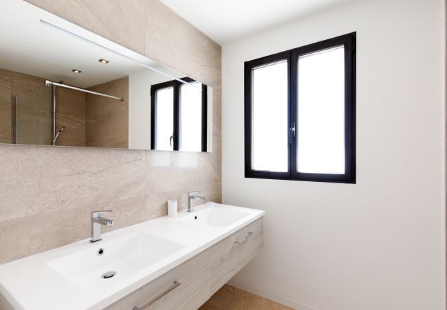 Villa in Mougins - Splendid contemporary villa for your dream holiday in Mougins Villa in Mougins - Splendid contemporary villa for your dream holiday in Mougins