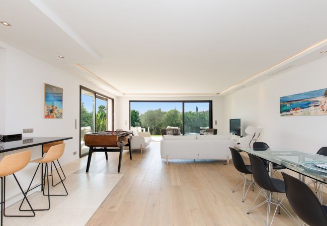 Villa in Mougins - Splendid contemporary villa for your dream holiday in Mougins Villa in Mougins - Splendid contemporary villa for your dream holiday in Mougins