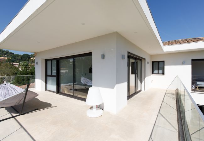 Villa in Mougins - Splendid contemporary villa for your dream holiday in Mougins Villa in Mougins - Splendid contemporary villa for your dream holiday in Mougins