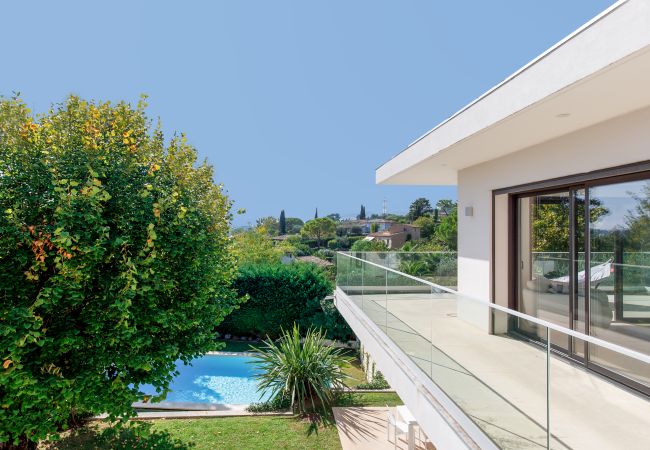 Villa in Mougins - Splendid contemporary villa for your dream holiday in Mougins Villa in Mougins - Splendid contemporary villa for your dream holiday in Mougins