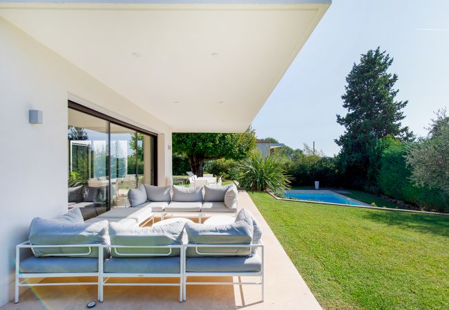 Villa in Mougins - Splendid contemporary villa for your dream holiday in Mougins Villa in Mougins - Splendid contemporary villa for your dream holiday in Mougins