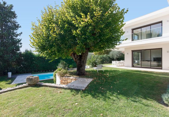 Villa in Mougins - Splendid contemporary villa for your dream holiday in Mougins Villa in Mougins - Splendid contemporary villa for your dream holiday in Mougins