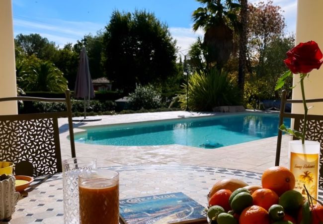 Villa in Vence - Villa 220 m² on land 3600 m² - Private swimming pool Villa in Vence - Villa 220 m² on land 3600 m² - Private swimming pool