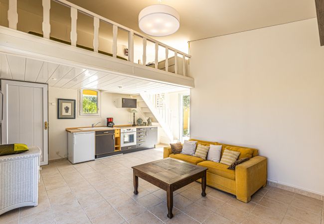 Villa in Vence - Villa 220 m² on land 3600 m² - Private swimming pool Villa in Vence - Villa 220 m² on land 3600 m² - Private swimming pool