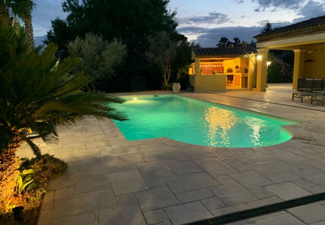Villa in Vence - Villa 220 m² on land 3600 m² - Private swimming pool Villa in Vence - Villa 220 m² on land 3600 m² - Private swimming pool