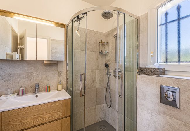 Villa in Vence - Villa 220 m² on land 3600 m² - Private swimming pool Villa in Vence - Villa 220 m² on land 3600 m² - Private swimming pool
