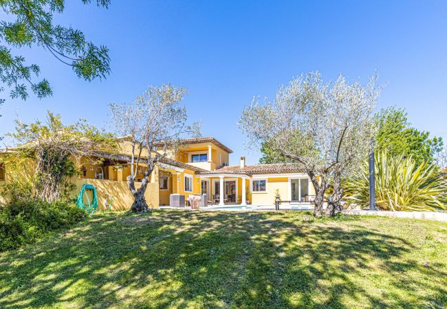 Villa in Vence - Villa 220 m² on land 3600 m² - Private swimming pool Villa in Vence - Villa 220 m² on land 3600 m² - Private swimming pool