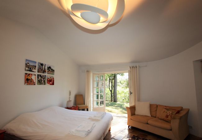Villa in Roquefort-les-Pins - Charming 5 roomsvilla with garden & private pool  Villa in Roquefort-les-Pins - Charming 5 roomsvilla with garden & private pool