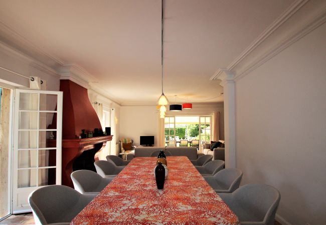 Villa in Roquefort-les-Pins - Charming 5 roomsvilla with garden & private pool  Villa in Roquefort-les-Pins - Charming 5 roomsvilla with garden & private pool