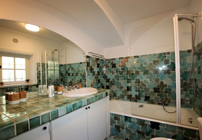 Villa in Roquefort-les-Pins - Charming 5 roomsvilla with garden & private pool  Villa in Roquefort-les-Pins - Charming 5 roomsvilla with garden & private pool