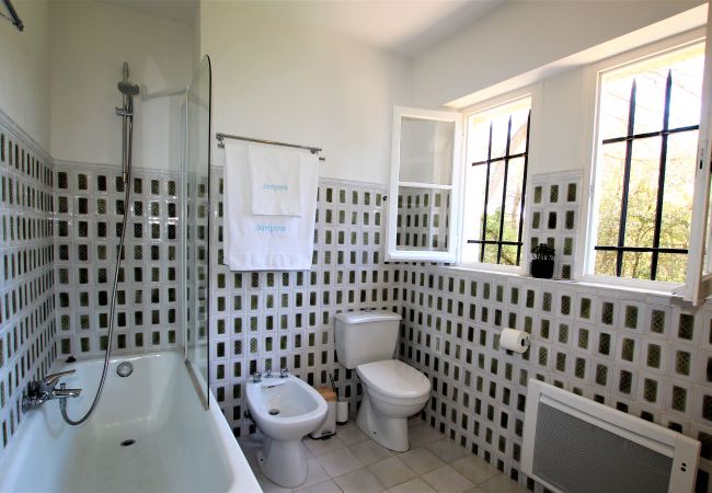 Villa in Roquefort-les-Pins - Charming 5 roomsvilla with garden & private pool  Villa in Roquefort-les-Pins - Charming 5 roomsvilla with garden & private pool