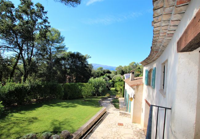 Villa in Roquefort-les-Pins - Charming 5 roomsvilla with garden & private pool  Villa in Roquefort-les-Pins - Charming 5 roomsvilla with garden & private pool