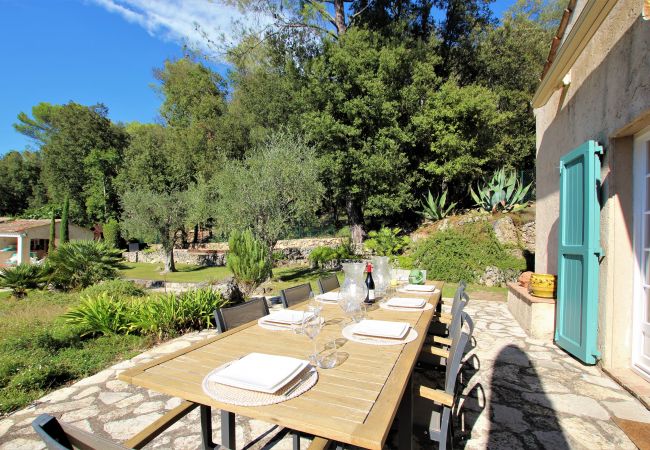Villa in Roquefort-les-Pins - Charming 5 roomsvilla with garden & private pool  Villa in Roquefort-les-Pins - Charming 5 roomsvilla with garden & private pool