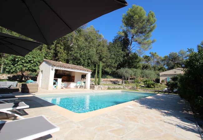 Villa in Roquefort-les-Pins - Charming 5 roomsvilla with garden & private pool  Villa in Roquefort-les-Pins - Charming 5 roomsvilla with garden & private pool