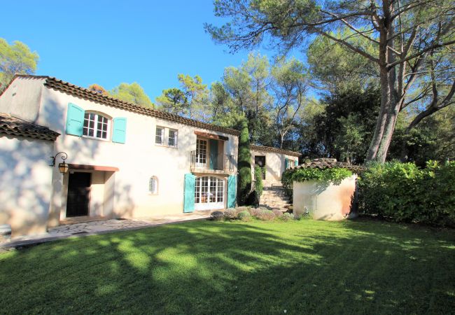 Villa in Roquefort-les-Pins - Charming 5 roomsvilla with garden & private pool  Villa in Roquefort-les-Pins - Charming 5 roomsvilla with garden & private pool