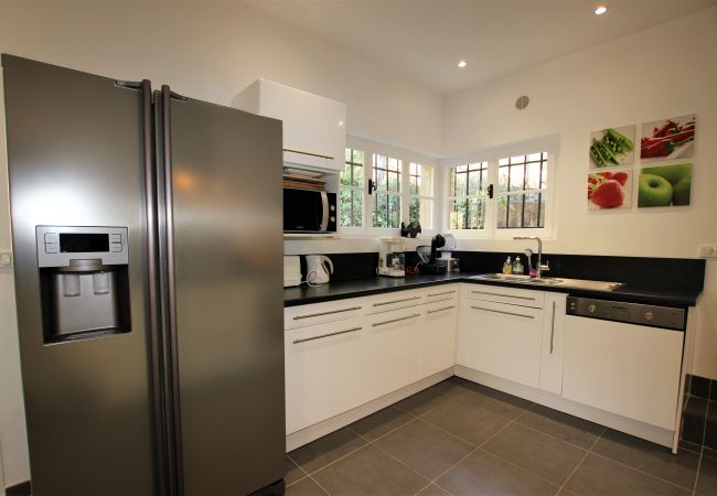 Villa in Roquefort-les-Pins - Charming 5 roomsvilla with garden & private pool  Villa in Roquefort-les-Pins - Charming 5 roomsvilla with garden & private pool
