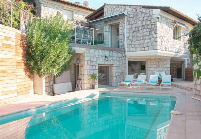 Villa in Cannes - Charming sea view villa in private estate in Cannes Villa in Cannes - Charming sea view villa in private estate in Cannes